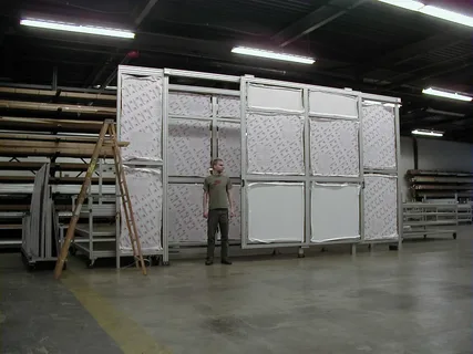 How MiniTec Aluminum Framing Integrates with Custom Enclosures and Barrier Panels